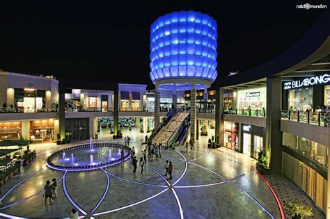 Jockey Plaza Shopping Center, Lima .